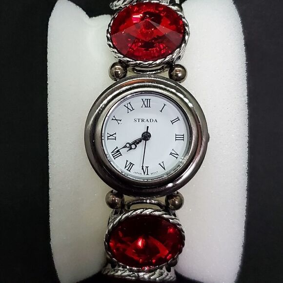Strada Red Watch  - Picture 10 of 16